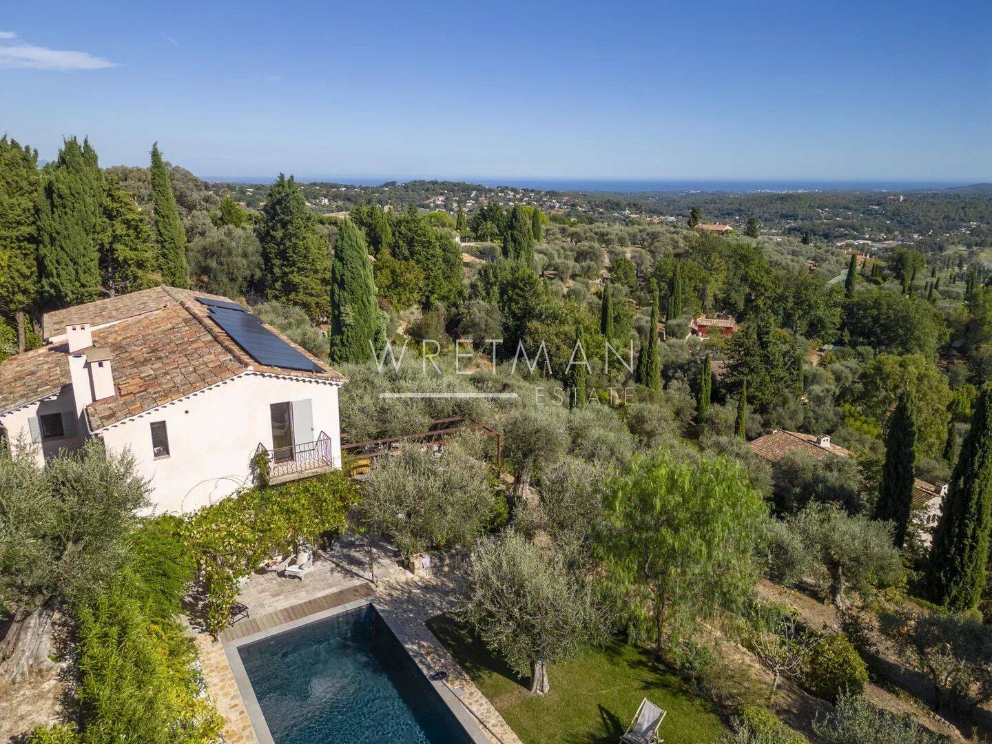 Maison 7 pièces 250 m² · à Châteauneuf-Grasse · 250 m² · 2 990 000 €