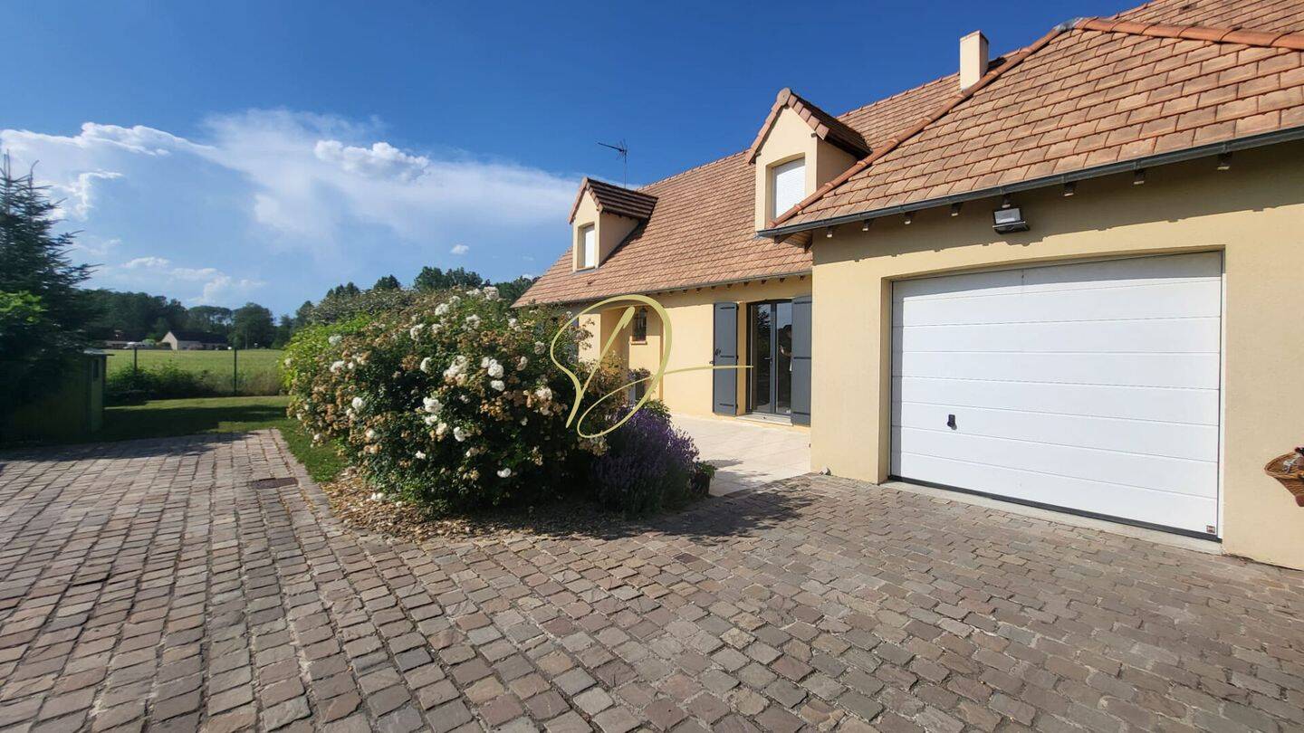 Maison 7 pièces 143 m² · à Maintenon · 143 m² · 379 000 €