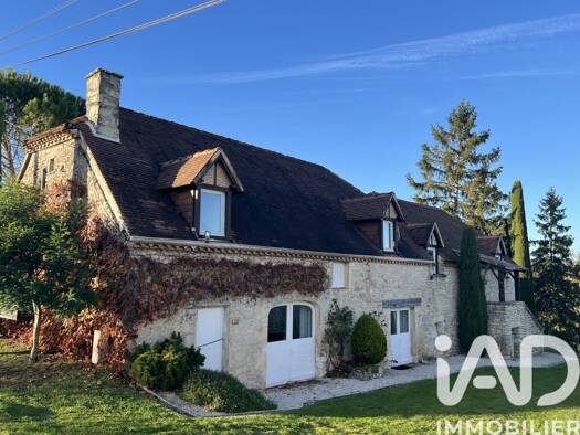 Maison à vendre 689 000 € 8 pièces 6 chambres 228 m² 2 725 m² de terrain Calès 46350