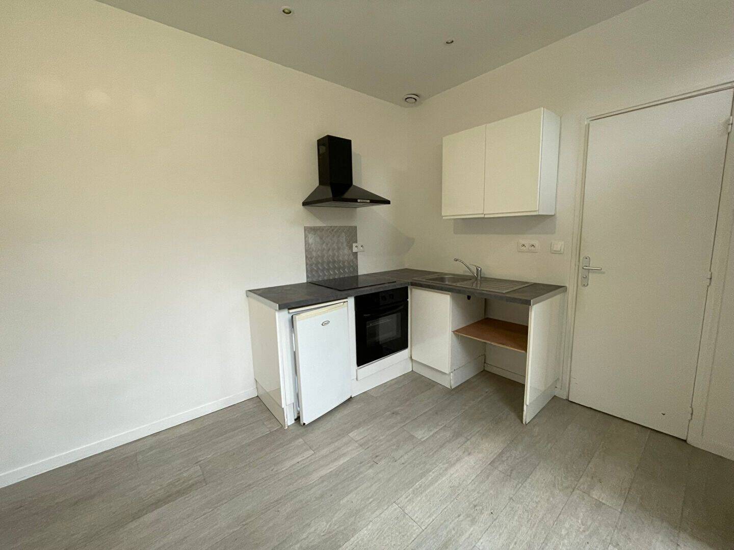 Appartement 2 pièces 27 m² · à Saint-Étienne-du-Rouvray · 26,5 m² · 370 €/mois