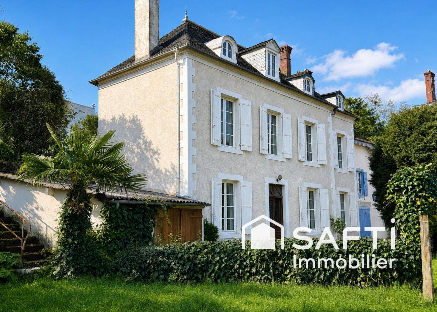 Maison 6 pièces 215 m² · à Bidos · 215 m² · 141 000 €