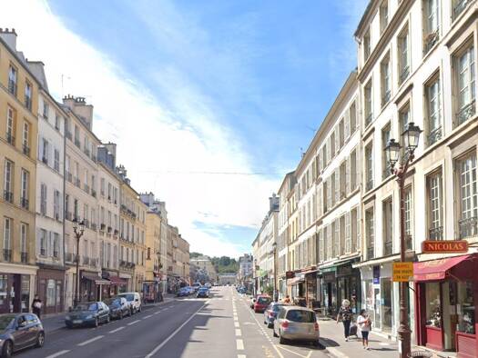 Boutique avec bail commercial 4 000 € 90 m² de surface de vente Saint Louis Versailles 78000