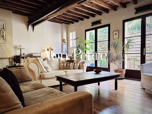 Maison de ville à vendre 615 000 € 8 pièces 4 chambres 182 m² La Balance-Palais des Papes Avignon 84000