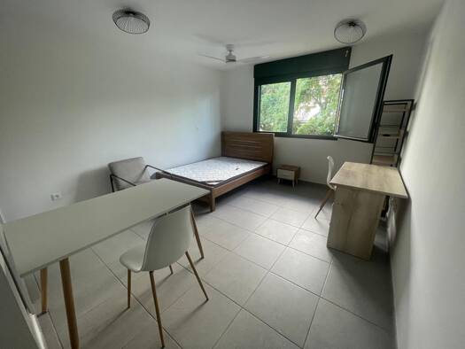 Appartement à louer 650 € 1 pièce 26 m² Étage 1/4 disponible dès maintenant Le Tampon 97430