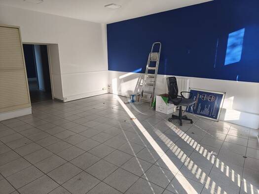 Local commercial à vendre 134 300 € 53 m² de surface de vente Est Machecoul-Saint-Même 44270