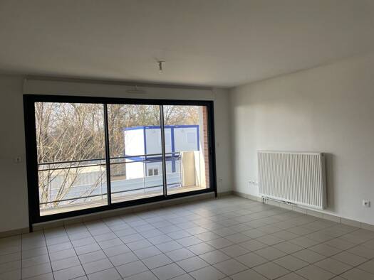 Appartement à louer 848 € 3 pièces 2 chambres 68,4 m² Étage 1/2 Nord Ouest Lens 62300