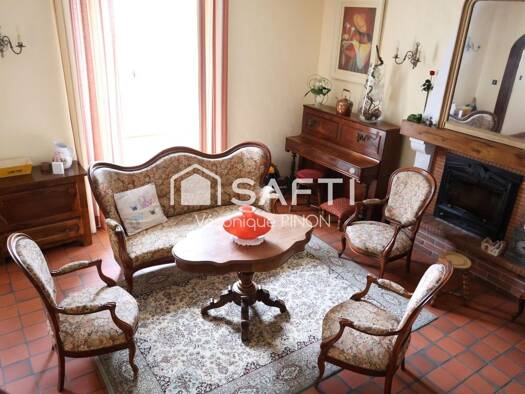 Maison à vendre 158 000 € 6 pièces 3 chambres 129 m² 282 m² de terrain Bazouges-Centre Ville Château-Gontier 53200