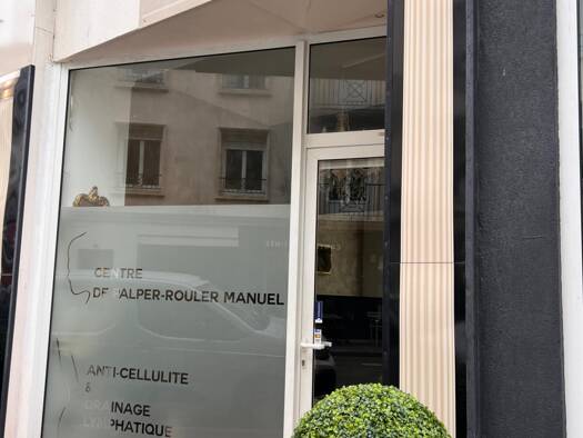 Institut de beauté à vendre Fonds de commerce 8 860 € 2 pièces 35 m² de surface de vente Centre Brest 29200