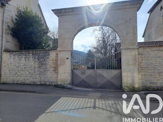 Demeure à vendre 367 000 € 6 pièces 3 chambres 168 m² 542 m² de terrain Byans-sur-Doubs 25320