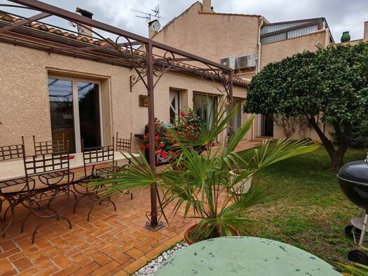 Maison à vendre 465 000 € 7 pièces 6 chambres 218 m² 347 m² de terrain Villelongue-de-la-Salanque 66410
