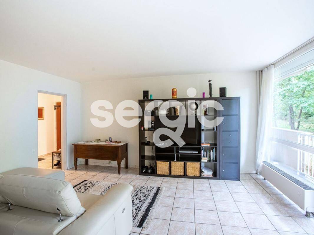 Appartement 4 pièces 81 m² · à Cergy · 81 m² · 200 000 €