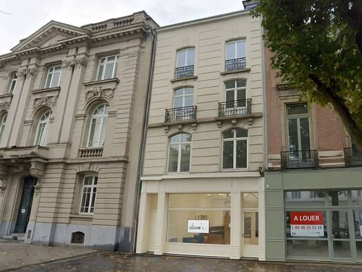 Espace bureau à louer 6 878 € 439 m² de bureaux divisible de 217 m² à 439 m² Centre-Neuf Bourg-Quesnoy-Delsaux-Musée-Cannoniers-Gare Valenciennes 59300