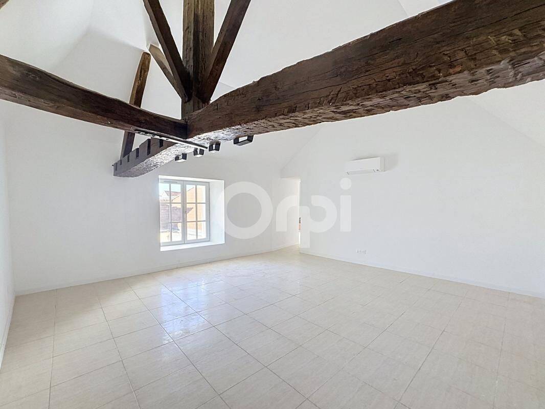 Appartement 4 pièces 163 m² · à Chaumont · 163,3 m² · 950 €/mois
