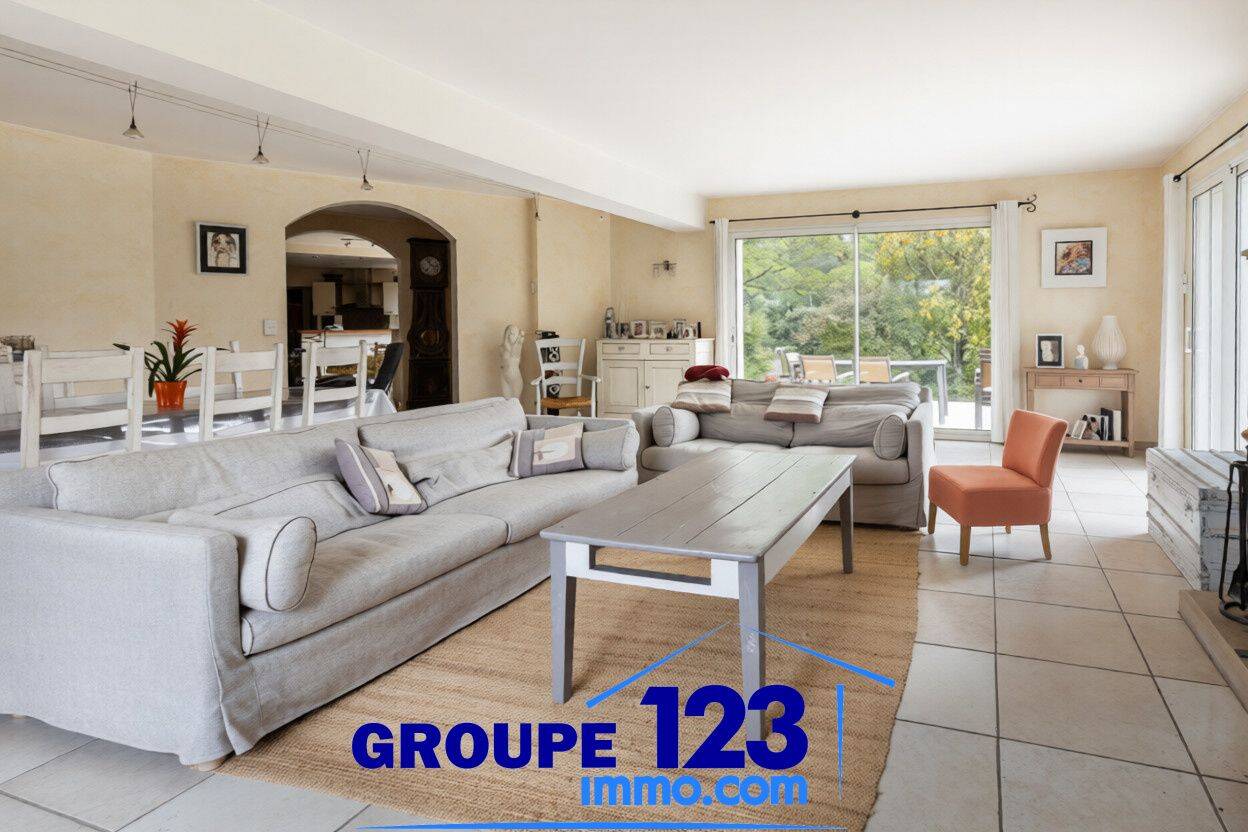 Maison 7 pièces 283 m² · à Champlay · 282,8 m² · 690 000 €