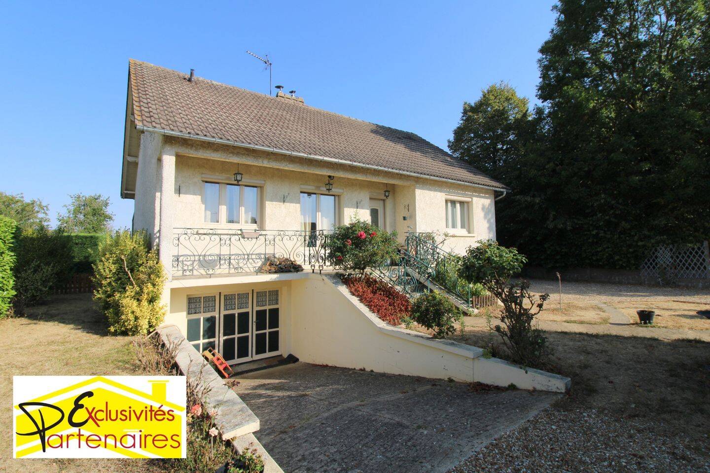 Maison 6 pièces 100 m² · à Crécy-Couvé · 100 m² · 230 000 €