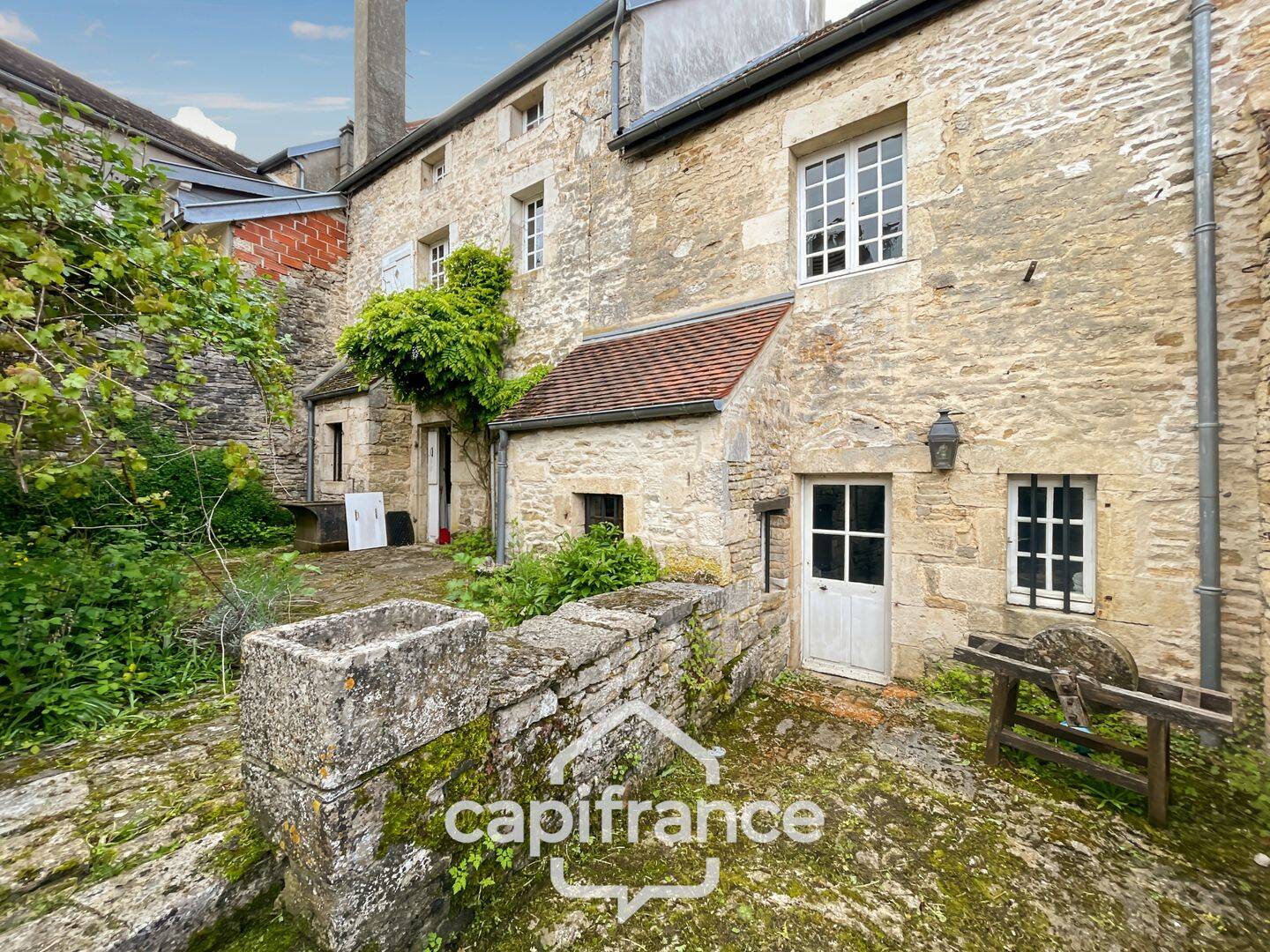 Maison 12 pièces 253 m² · à Saint-Seine-l'Abbaye · 253 m² · 342 000 €