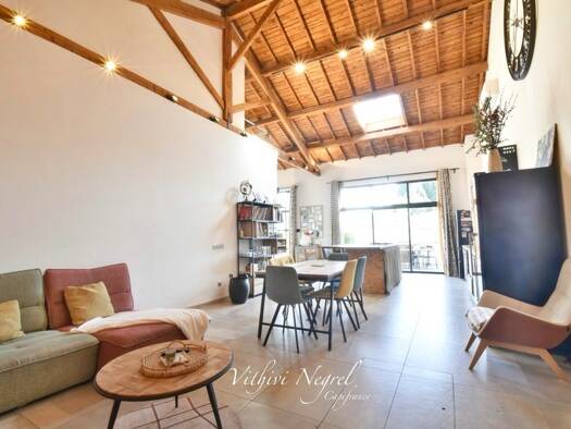 Maison à vendre 650 000 € 4 pièces 3 chambres 163 m² 434 m² de terrain Mouriès 13890