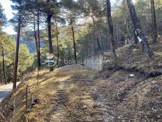 Terrain constructible viabilisé à vendre 65 000 € 1 765 m² de terrain Le Mas 06910