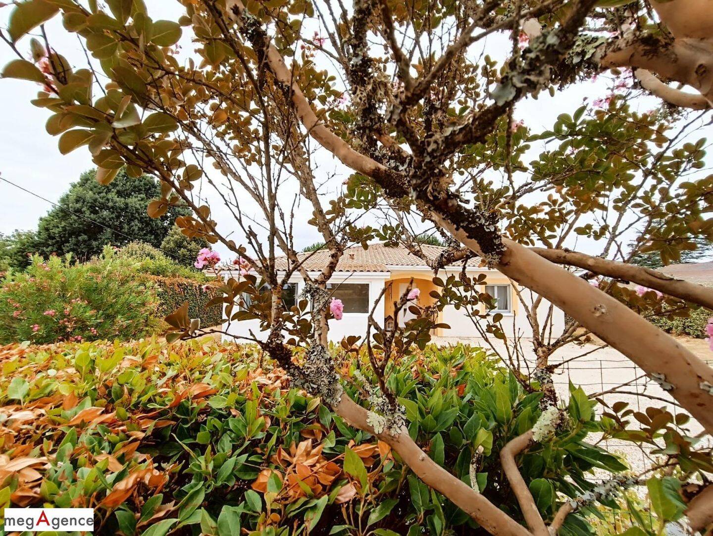 Maison 6 pièces 160 m² · à Escoussans · 160 m² · 394 000 €