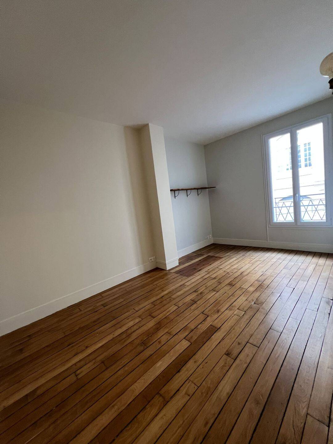 Appartement 2 pièces 49 m² · à Paris 18ème Arrondissement · 48,7 m² · 1 454 €
