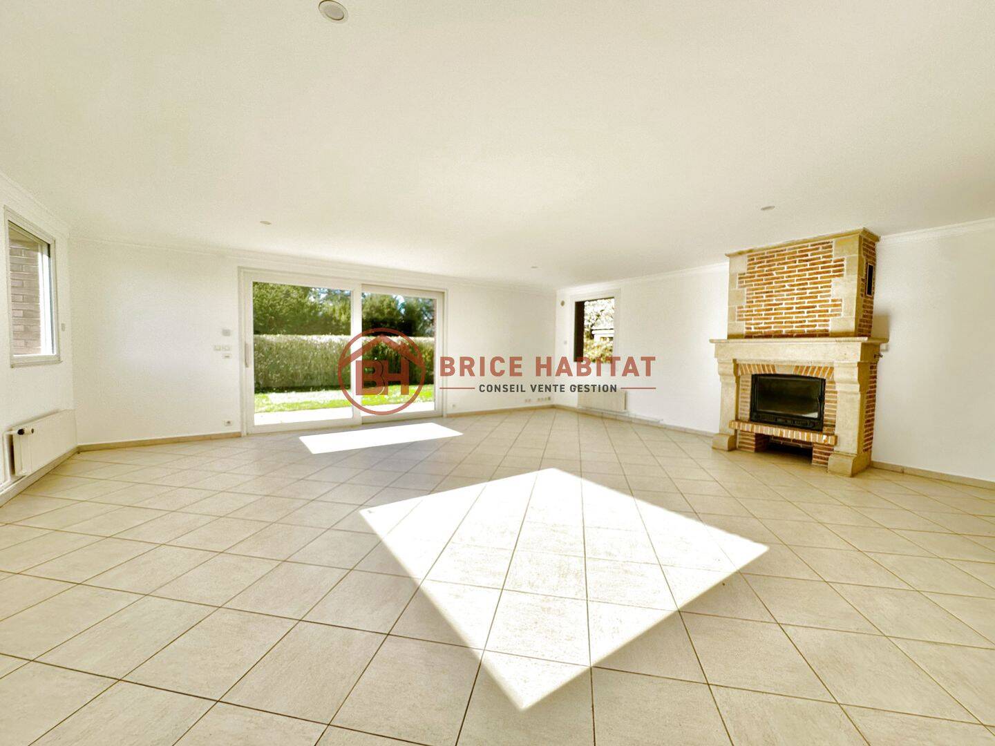 Maison 7 pièces 198 m² · à Villeneuve-d'Ascq · 197,9 m² · 1 980 €/mois