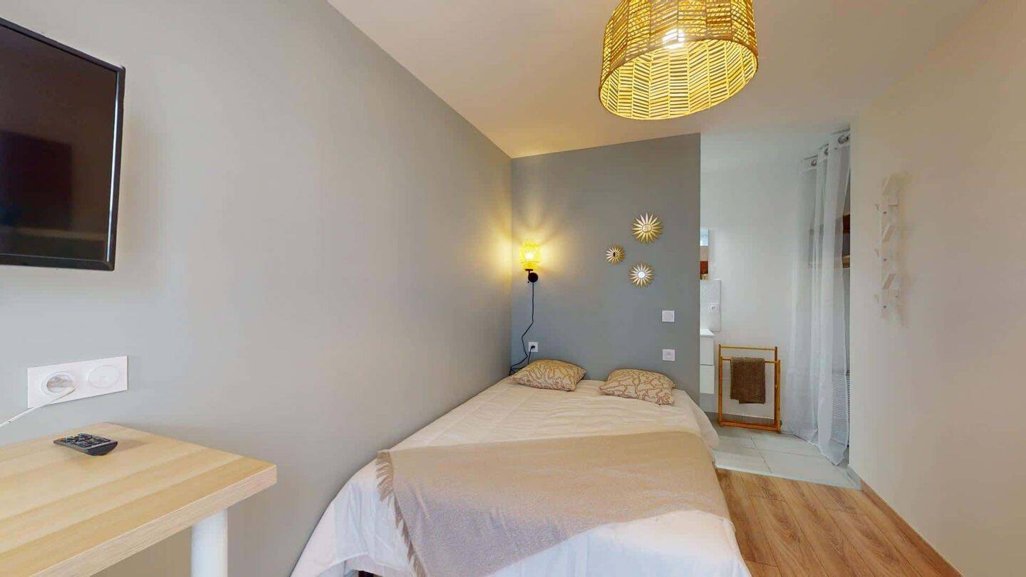1 pièce 15 m² · à Grenoble · 15 m² · 450 €