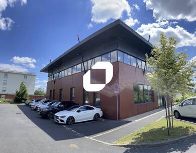 Espace bureau à vendre 514 560 € 226 m² de bureaux divisible de 113 m² à 226 m² Chemin Vert-Europe Reims 51100