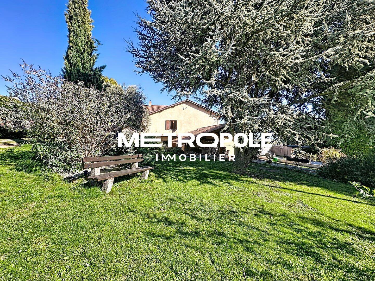 Maison 5 pièces 196 m² · à Savigny · 196 m² · 585 000 €