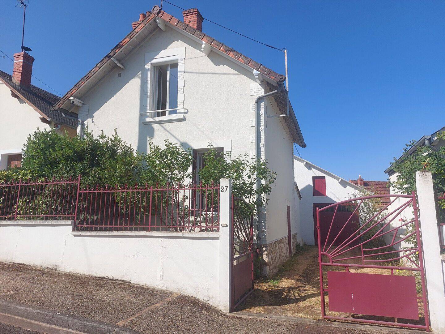 Maison 3 pièces 70 m² · à Bourges · 70 m² · 100 000 €