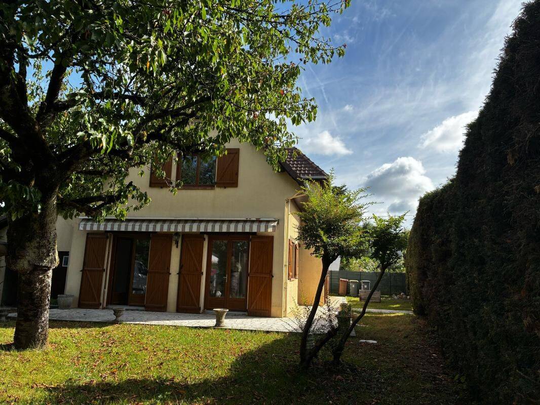 Maison 4 pièces 123 m² · à Lescar · 123 m² · 1 450 €