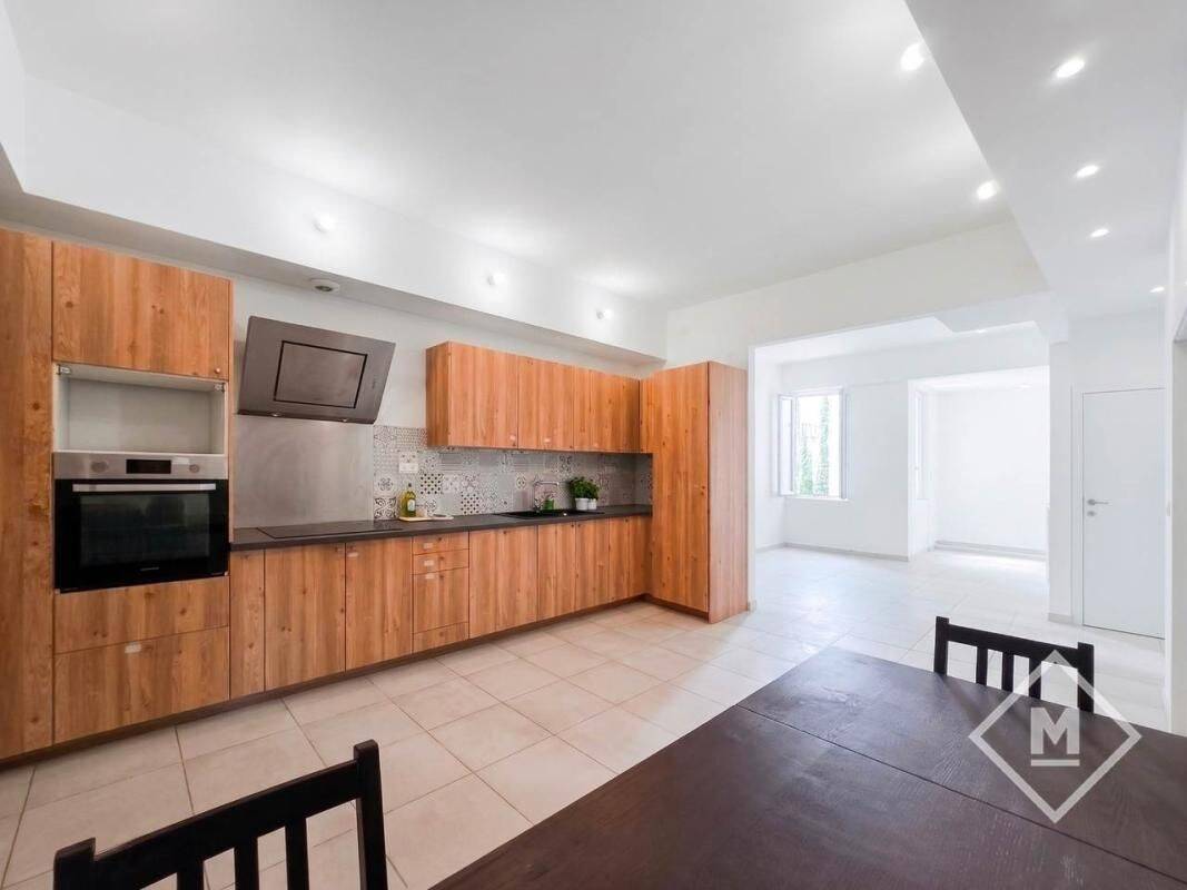 Appartement 4 pièces 82 m² · à Marseille 6ème Arrondissement · 82 m² · 259 000 €