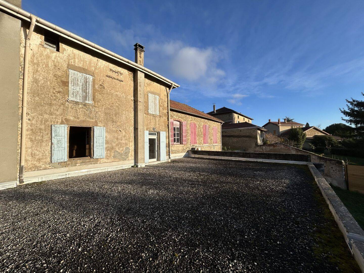 Maison 1 pièce 170 m² · à Margès · 170 m² · 128 000 €