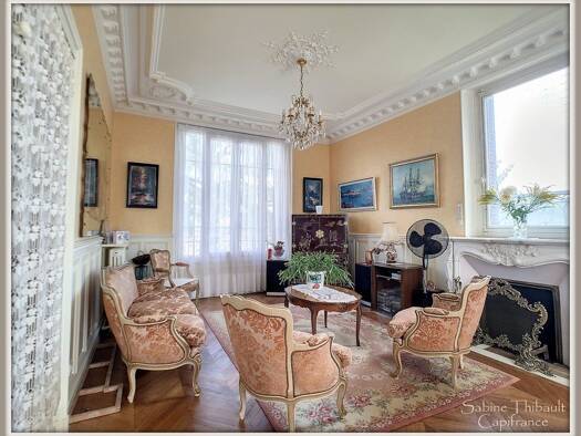 Maison à vendre 397 000 € 7 pièces 4 chambres 196 m² 879 m² de terrain Aubigné-Racan 72800