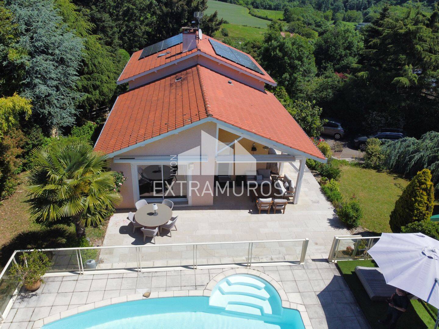 Maison 7 pièces 169 m² · à Saint-Germain-Nuelles · 169 m² · 595 000 €