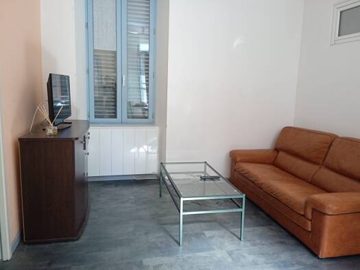 Appartement à louer 215 € 1 pièce 1 chambre 26,8 m² 1er étage Tulle 19000