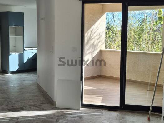 Appartement à louer 995 € 3 pièces 2 chambres 72,4 m² Étage 1/1 Sernhac 30210