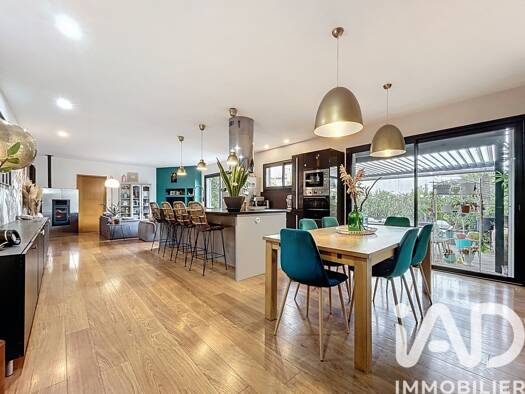 Maison à vendre 779 000 € 9 pièces 7 chambres 270 m² 1 360 m² de terrain Nissan-lez-Enserune 34440