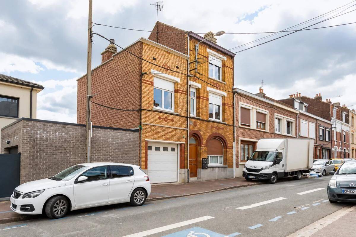 Maison 8 pièces 130 m² · à Lille · 130 m² · 299 000 €