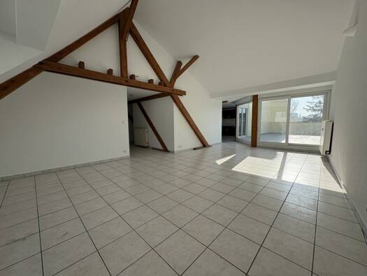 Appartement à vendre 265 000 € 5 pièces 4 chambres 112,7 m² Étage 3/3 Saint-Louis 68300