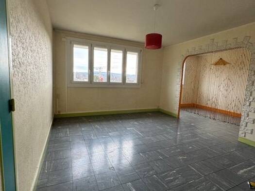 Appartement à vendre 115 000 € 4 pièces 3 chambres 76 m² Étage 3/3 Château-Thierry 02400