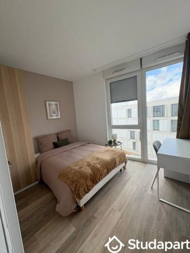 Appartement à louer 490 € 1 pièce 3 chambres 10 m² 4ème étage Le Preche Bègles 33130