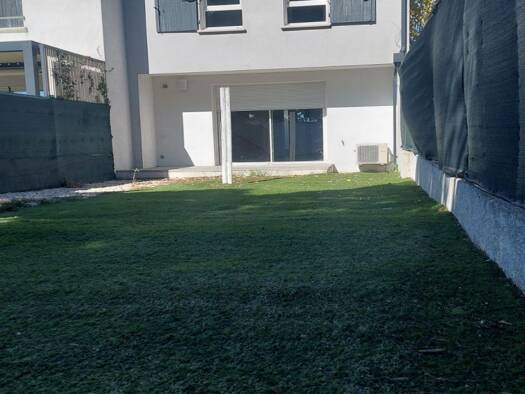 Maison à louer 1 180 € 4 pièces 3 chambres 82,5 m² 172 m² de terrain Vergèze 30310