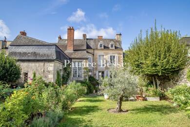 Hôtel particulier à vendre 415 000 € 8 pièces 5 chambres 225 m² 516 m² de terrain Baugé 49150