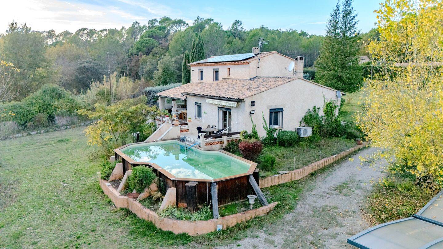 Maison 7 pièces 200 m² · à Entrecasteaux · 200 m² · 450 000 €