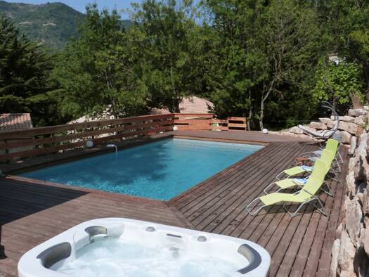 Maison de plain-pied à vendre 570 000 € 9 pièces 6 chambres 197 m² 5 500 m² de terrain Clermont-l'Hérault 34800