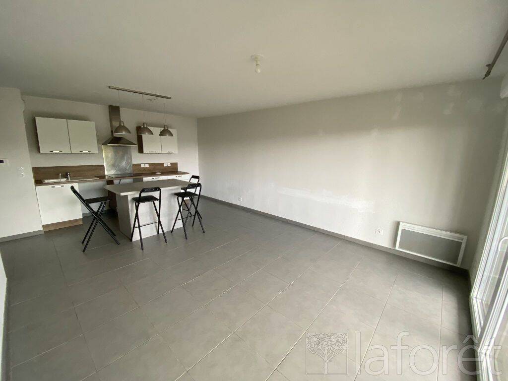 Appartement 3 pièces 62 m² · à Fréjus · 62 m² · 876 €
