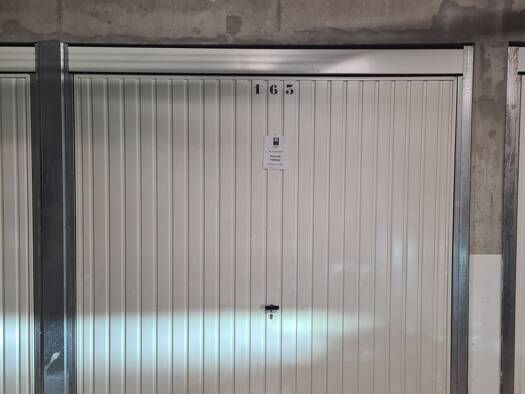 Parking à louer 114 € 13 m² Pont de l'Arc Aix-en-Provence 13090