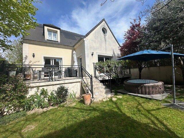 Maison 6 pièces 130 m² · à Créteil · 130 m² · 845 000 €