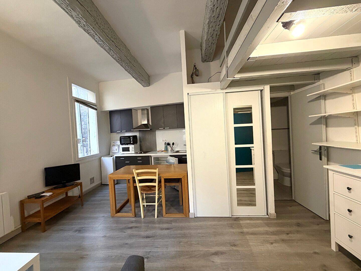 Appartement 1 pièce 24 m² · à Aix-en-Provence · 24,4 m² · 697 €
