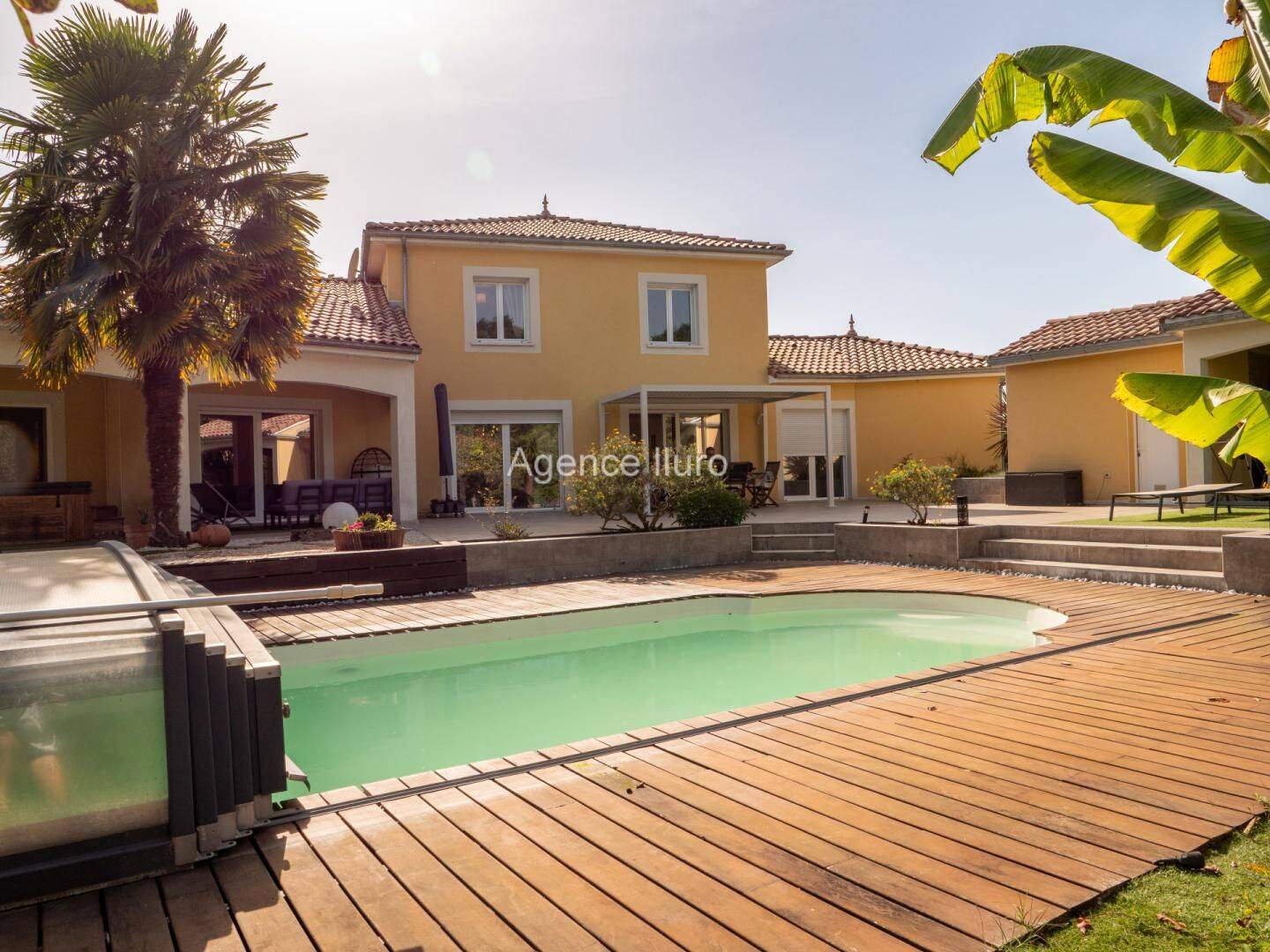 Maison 9 pièces 230 m² · à Oloron-Sainte-Marie · 230 m² · 575 000 €